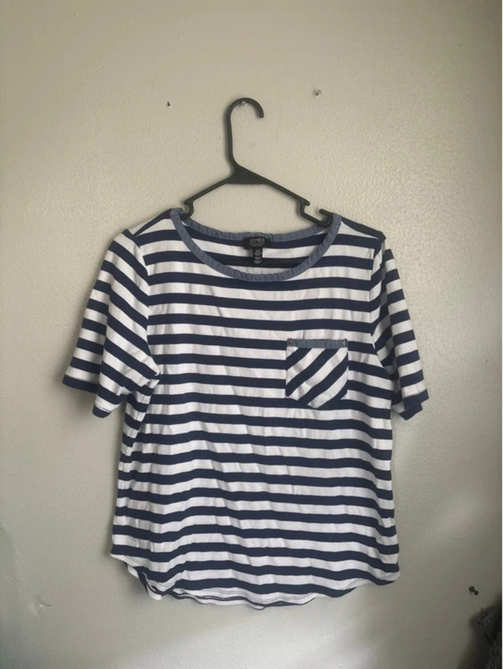 Jones, New York signature extra large blue and white striped casual shirt